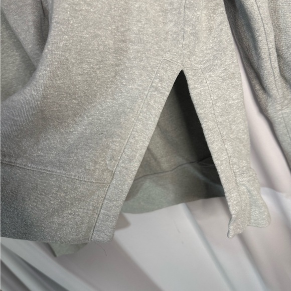 Prana Women's Gray Mock Neck Fleece Sweatshirt Pleated Back Side Slits Size L - Picture 4 of 4